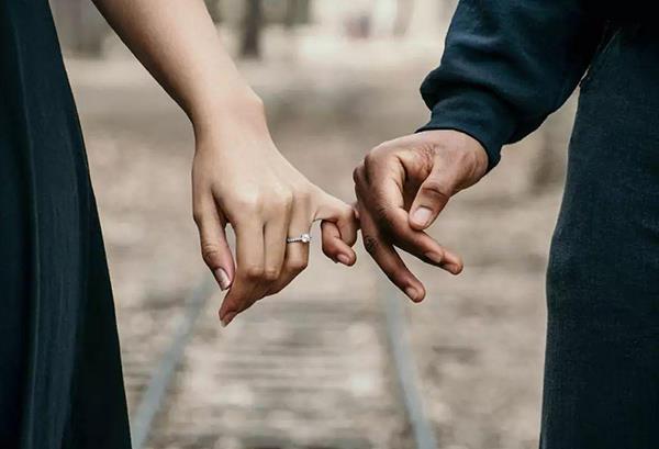 青島偵探事務(wù)所：要收集哪些證據(jù)可以證明對方出軌？